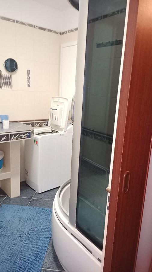 Wolf Apartman Pokojne Ubytovanie V Povazskej Bystrici Ticha Lokalita S Parkovanim Vsade Blizko Vhodne Pre Pracovne Cesty Turistiku Aj Oddych Plne Vybavena Kuchyna Povazska Bystrica Ngoại thất bức ảnh